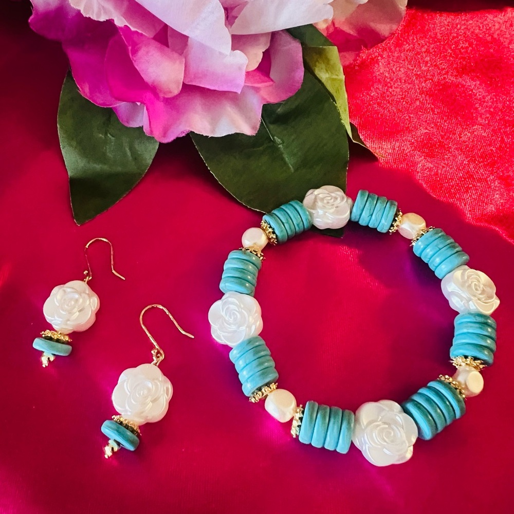 Elegant Turquoise and White Floral Jewelry Set